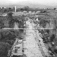 Heraion de Samos. A Via Sacra que liga até o santuário.