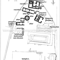 Planimetria do santuário das divindade ctônias. Em evidência, as estruturas da época arcaica (a partir de Coarelli-Torelli 2000 5., p. 147, com modificações).