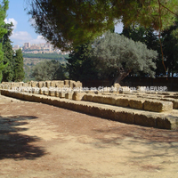 Altar monumental do Templo de Zeus Olímpio (57m).