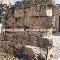 Templo de Atena. Resto da parede meridional da cela.