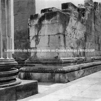 Dídima, perto de Mileto, templo de Apolo, parede norte do pórtico.