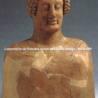Busto de uma mulher da primeira metade do V a.C. 