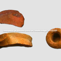  Fragmentos de ânfora de transporte de Quios (segunda metade do séc. V a.C.) provenientes do arsenal naval.