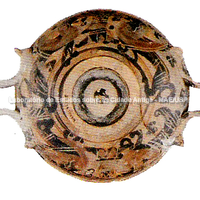 Cálice visto de baixo com pinturas orientalizantes e inscrição em grafite (Fotografia: Francesco Alaimo).