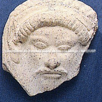 Antefixo silênico, 540 a.C.. Península de Schisò, zona de Maloprovvido (Giardini Naxos). Fotografia: Francesco Marcellino.