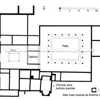 Casa do Nero (desprovido da ala sudeste) e o altar de Ártemis mais recente com naískos. 