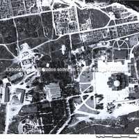  Detalhe de uma foto aérea :  o teatro antigo (abaixo, à esquerda),
