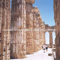 Templo E, do século V a.C. Reconstruído em 1958.