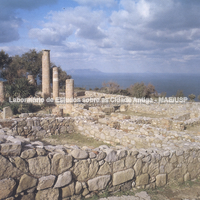 A Basílica e a ínsula (quarteirão) romana de Tindaris.