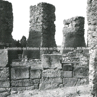 Nível das estruturas romanas sobre o assentamento púnico: as fundações do Forúm Romano de Byrsa.