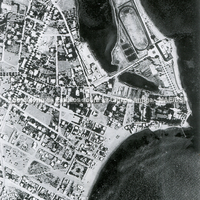 Sudeste de Cartago: o setor do tofet de Salammbô. A esquerda, a grande bacia do porto púnico, em distinção, o local do sítio de escavação de Cintas.