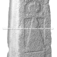 Estela votiva com o "signo de Tanit" de Cartago do V-IV século a.C feito em arenito. 74,5X 15,5 cm. Cartago, Museu de Cartago.
