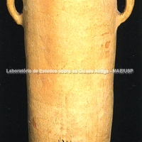 Ânfora para transporte encontrada em Cartago. II a.C. Argila. 110 cm. Cartago, Museu de Cartago.