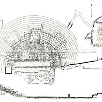 Planta e corte do teatro e do buleutério (Bernabò Brea). 