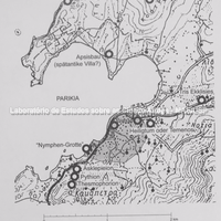 Vista da Baia de Paroikia e principais sítios (Delion, Apsibau, Grato de Archilochos, Asclépio, Apollo, Tesmophorion, entre outros.  