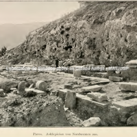 Fundações de Asclépio vista do Nordeste durante a escavação feita por Rubensohn.
