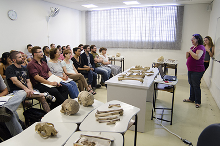 Oficina temática - O lugar dos ossos na Arqueologia da Morte: reconhecendo aspectos básicos da análise osteológica